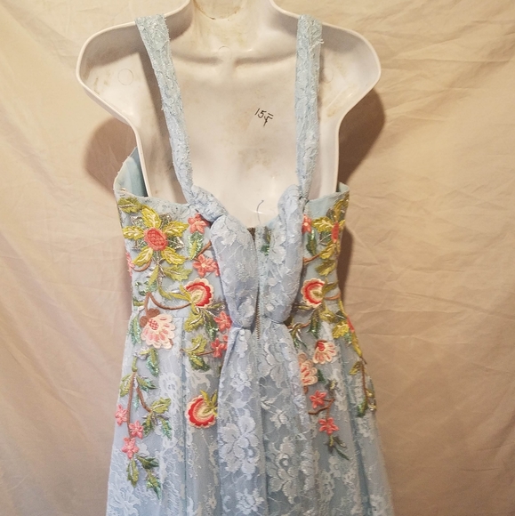 Light Blue, High Low, Spring 2017 Collection - Picture 3 of 5